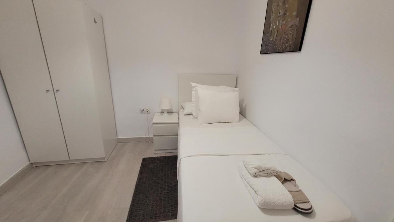 Apartaments B O D Collblanc L'Hospitalet de Llobregat Buitenkant foto