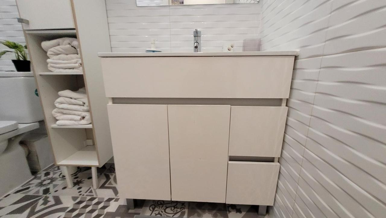 Apartaments B O D Collblanc L'Hospitalet de Llobregat Buitenkant foto