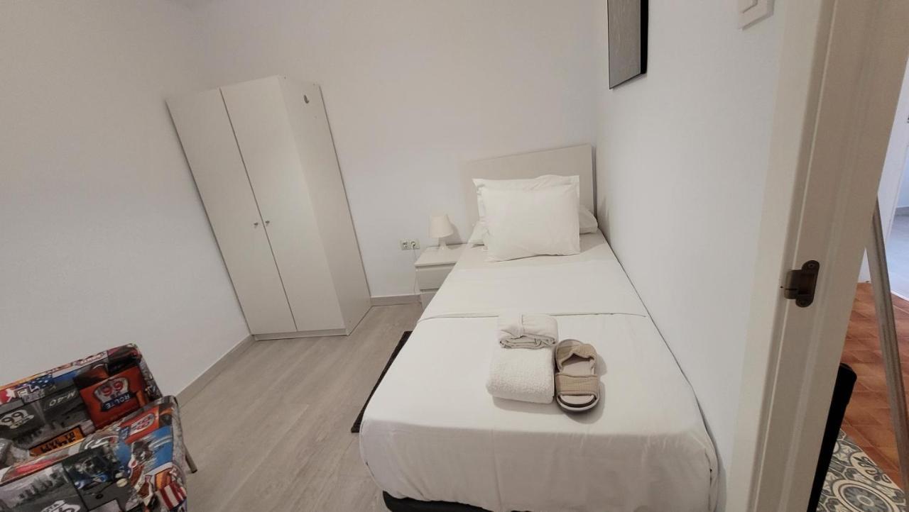 Apartaments B O D Collblanc L'Hospitalet de Llobregat Buitenkant foto
